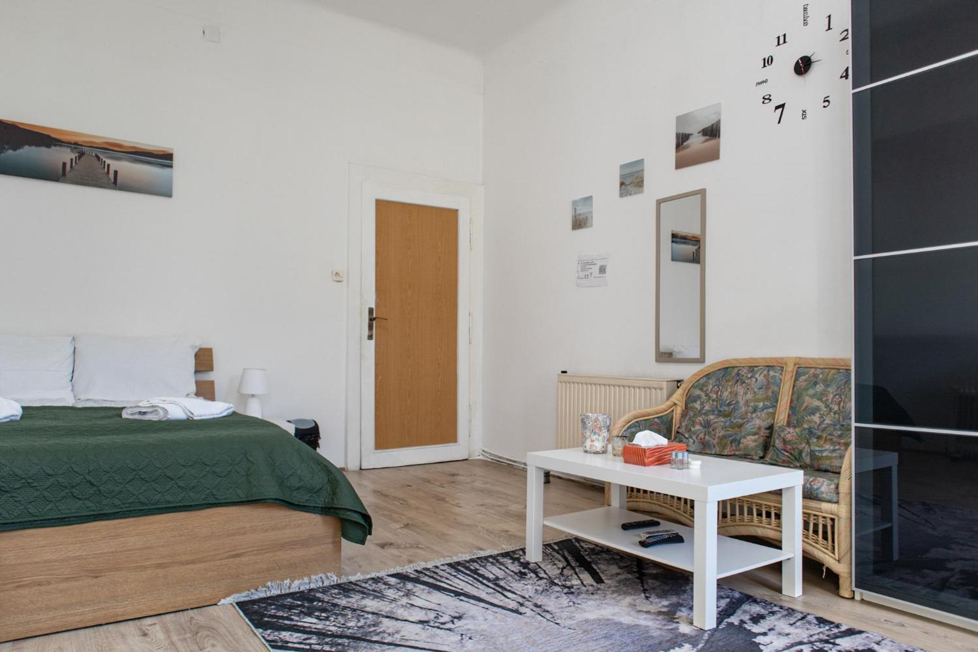 Convenient Shared - Near Danube & Millenium Tower Viena