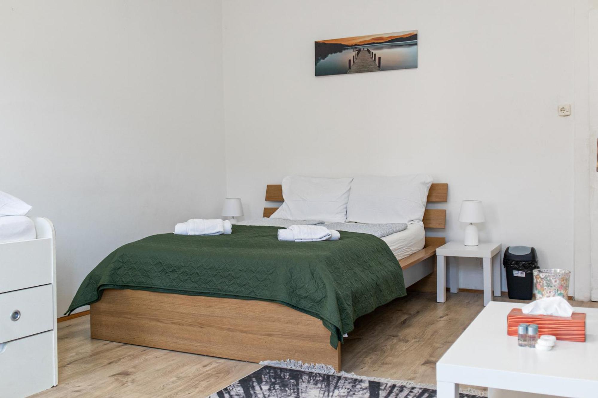 Convenient Shared - Near Danube & Millenium Tower Pensjonat *